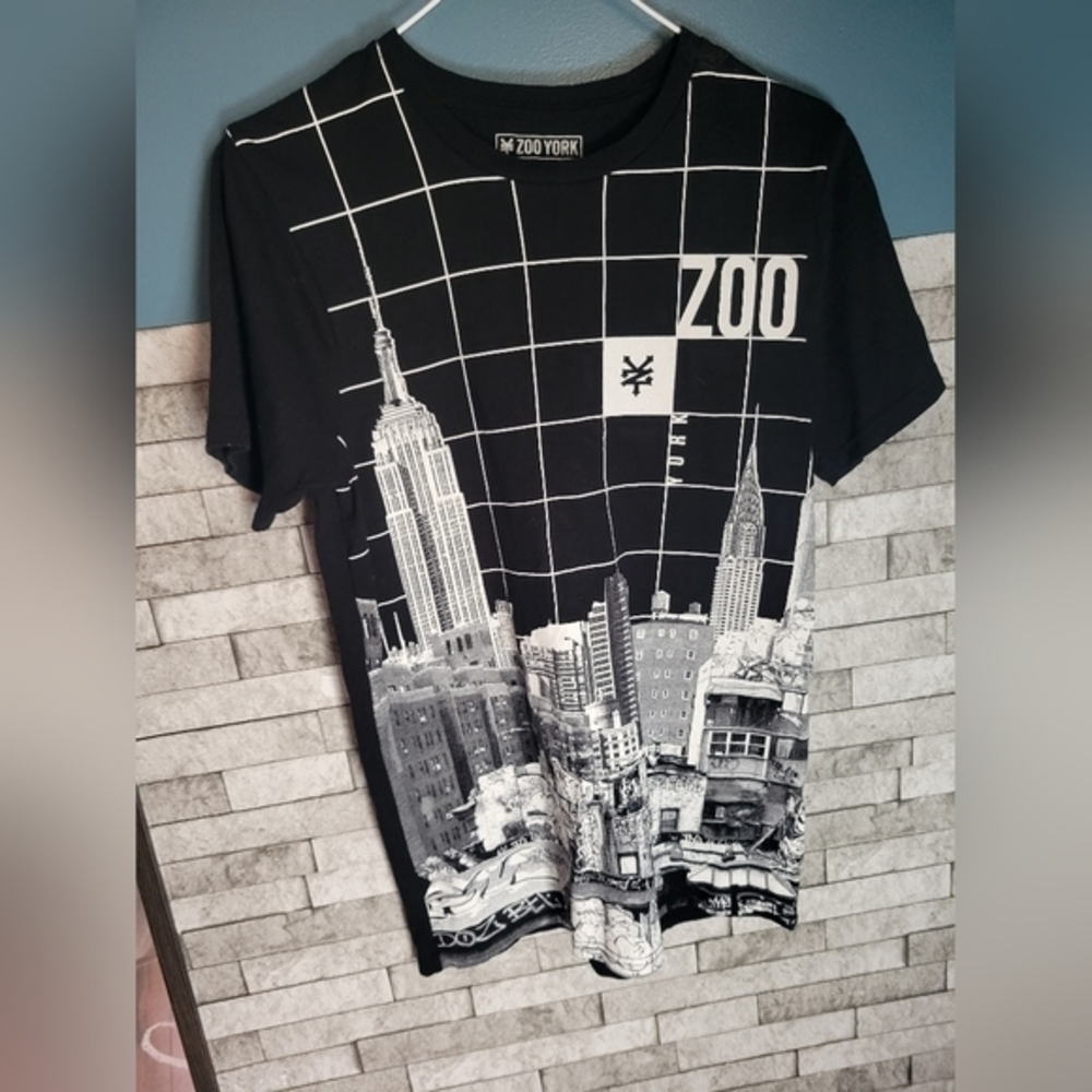 Zoo York Mens Size Small Tshirt